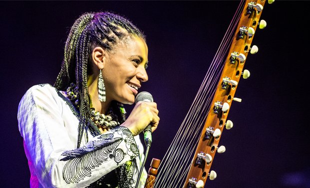 Sona Jobarteh auf der Bühne