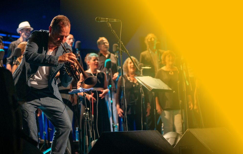 Jazzchor Freiburg und Joo Kraus