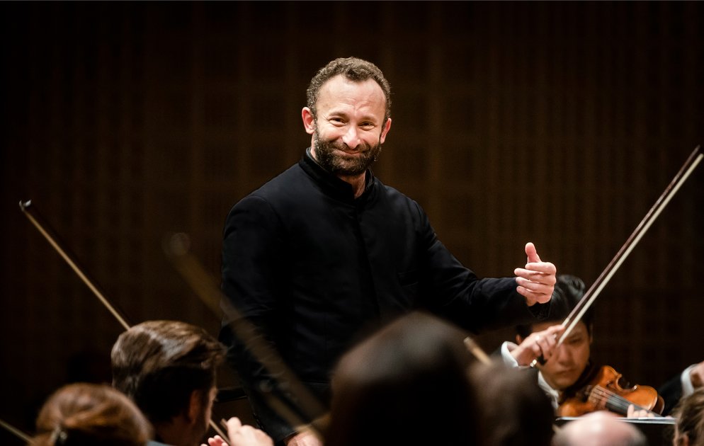 Kirill Petrenko beim Dirigieren der Berliner Philharmoniker