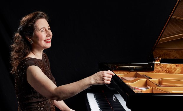 Angela Hewitt am Klavier