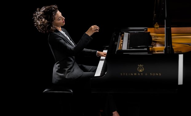 Khatia Buniatishvili spielt Klavier