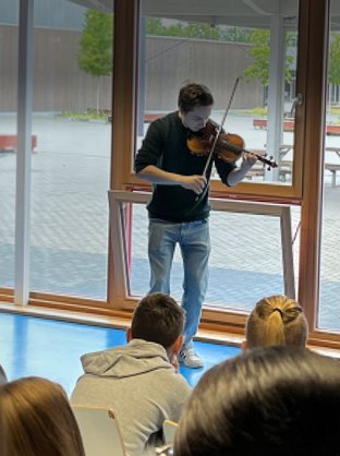 Debüt Schulbesuch
