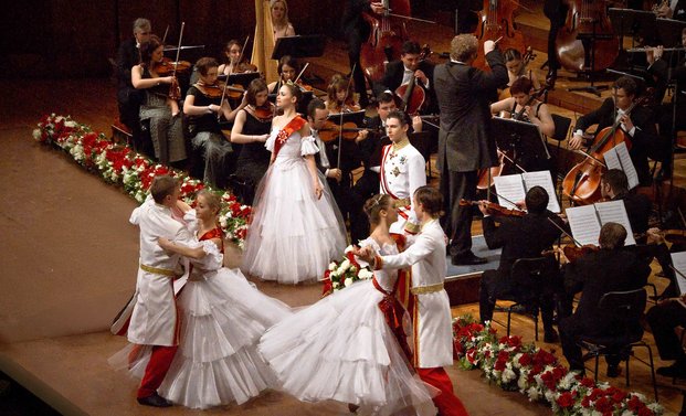 Kaiserwalzer mit Kendlingers K&K Philharmonikern & Ballett